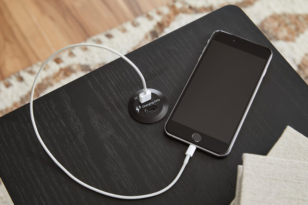 117 - End Table (USB-A / USB-C Ports)